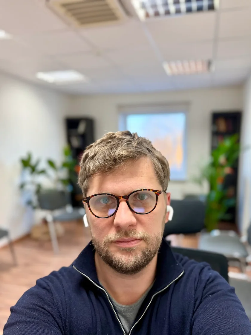 Виктор Столяров